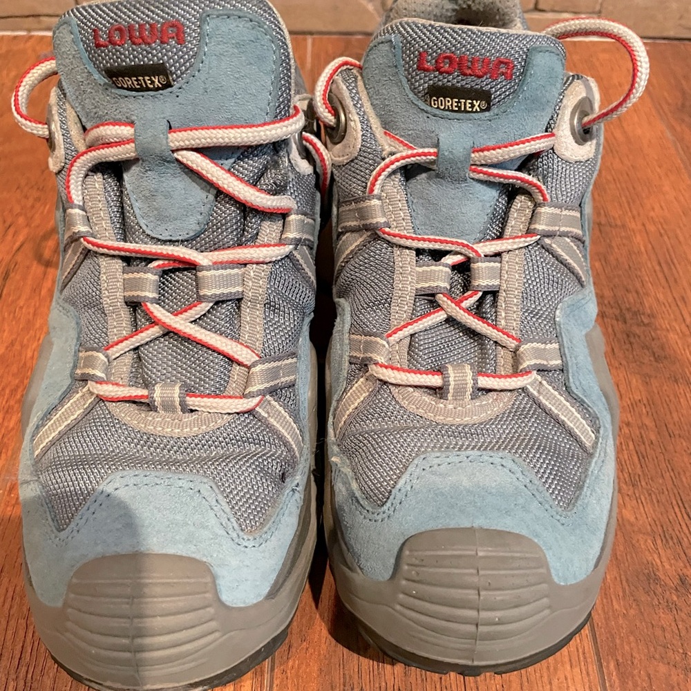 Lowa shoes